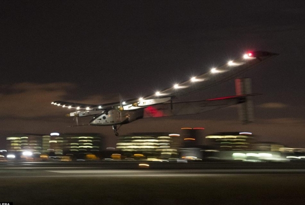 avioni me energji diellore