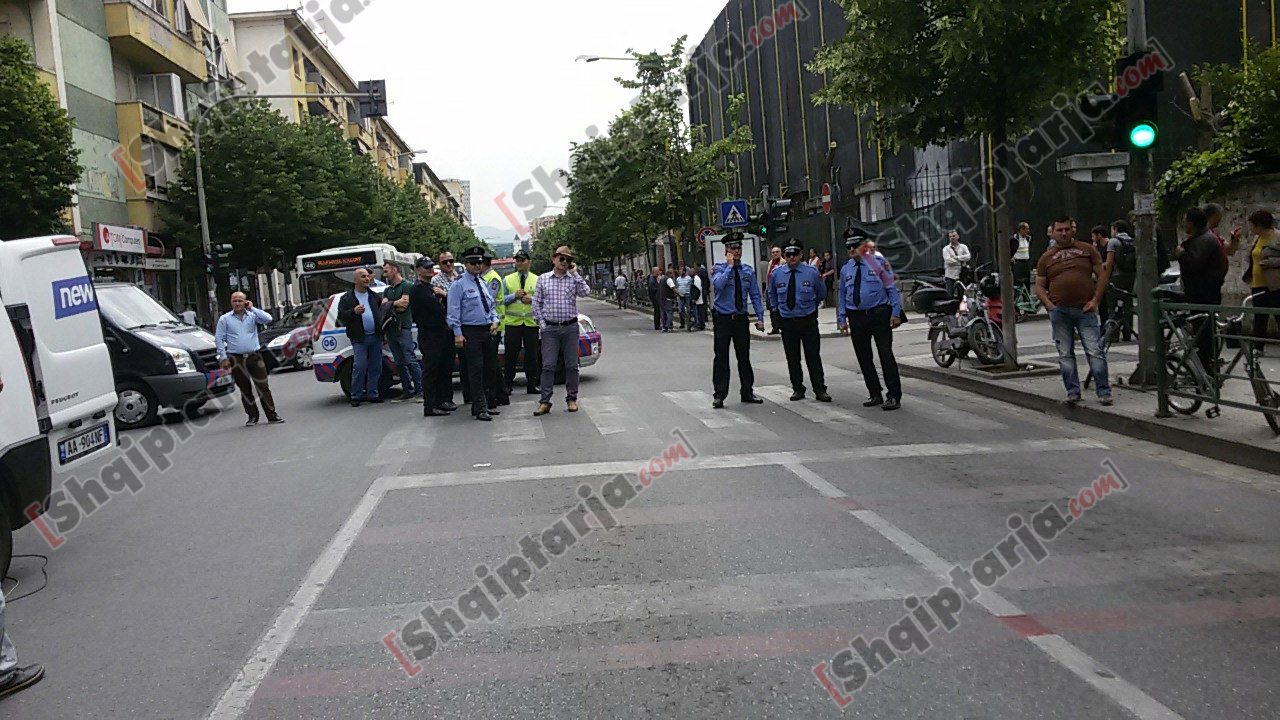 veliaj protesta 17 katshi