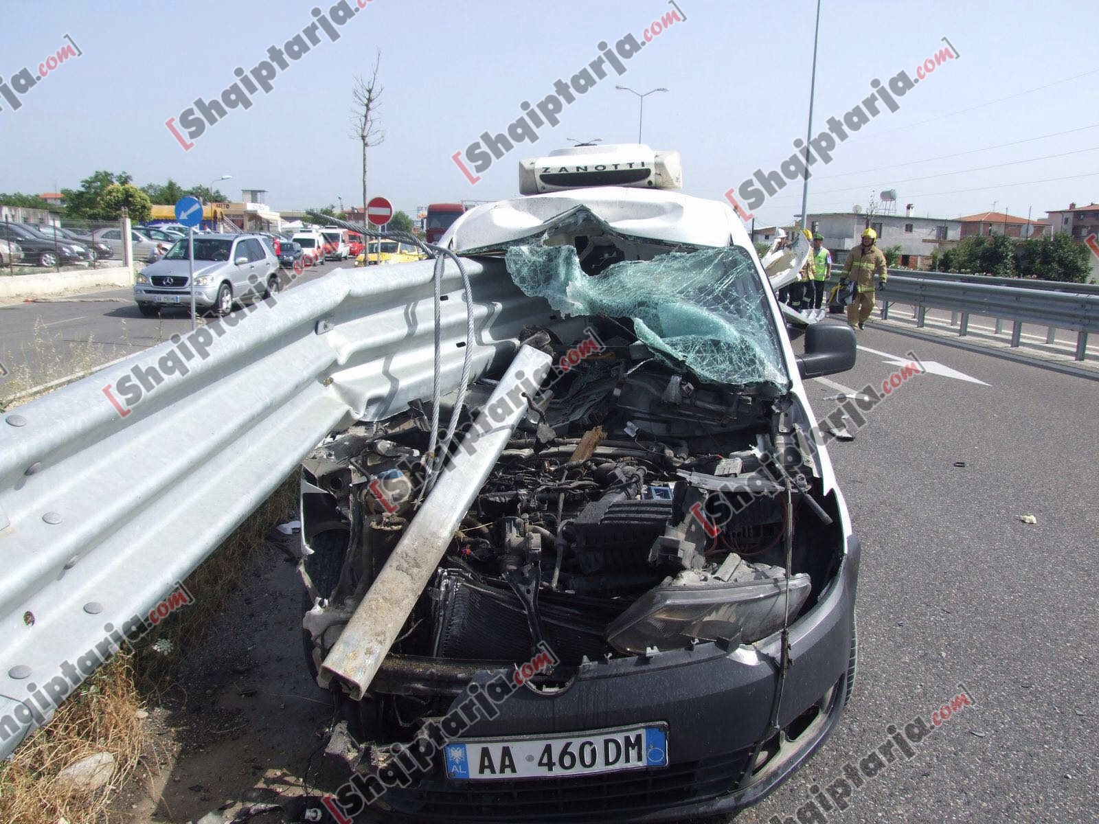 aksident kavaje me logo