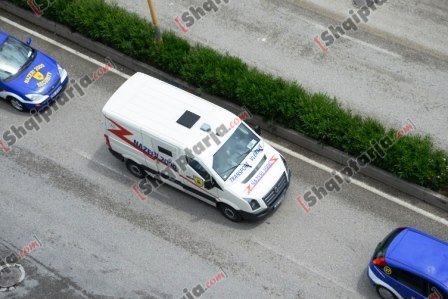 makina e blinduar e nazeri 2000