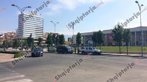 aksident tirane sheshi