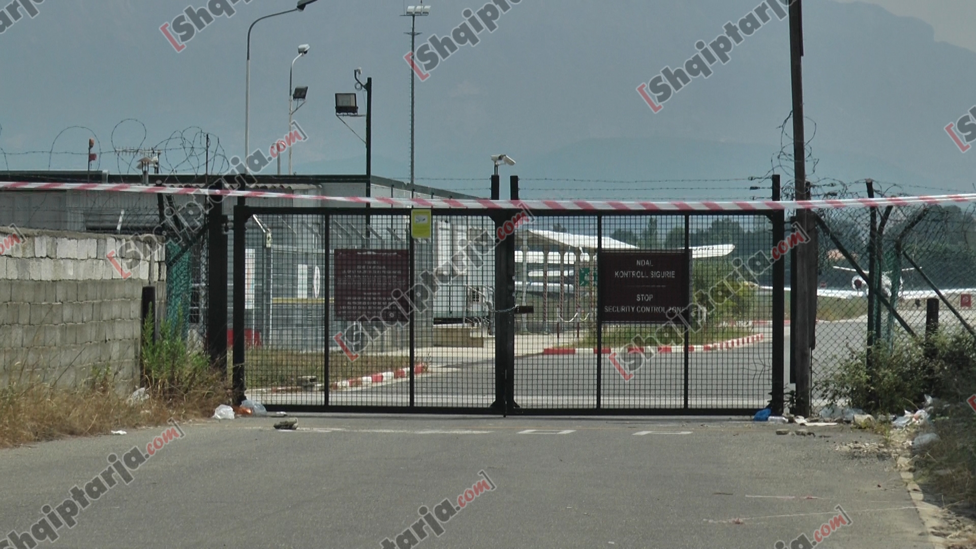 porta qe ruhet nga fnsh