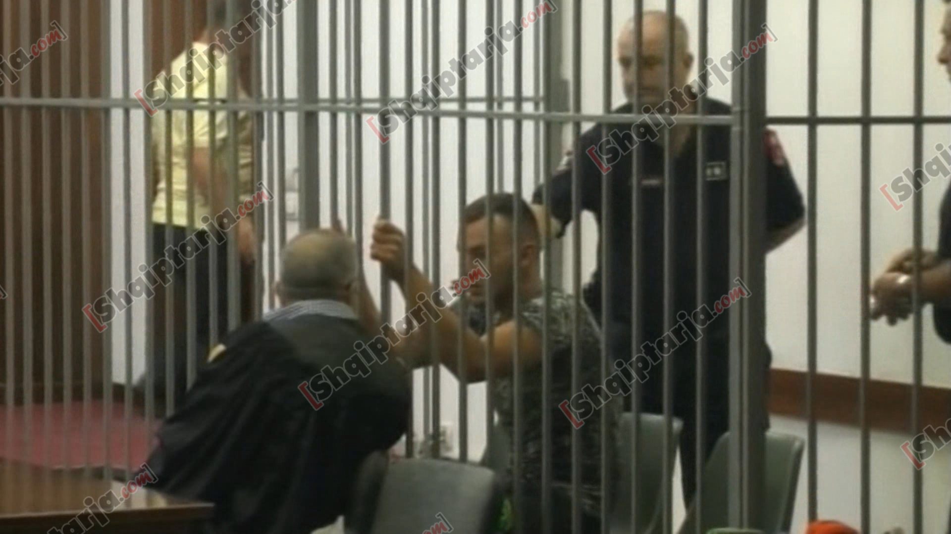 andrea memollari ne gjykate