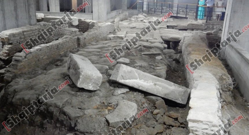 durres pallati mbi arkeologjine
