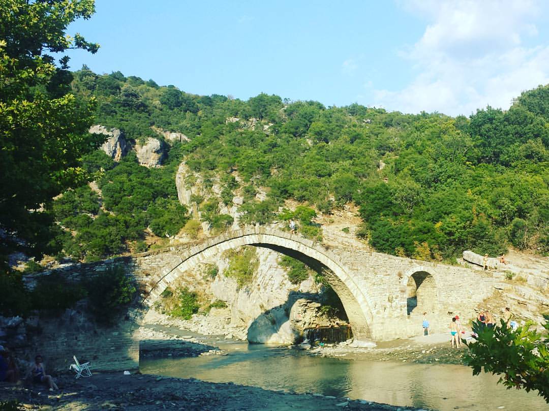 nga lungomarja drejt rozes