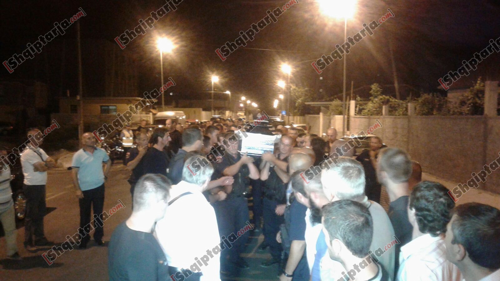 homazhe per adrian kodren