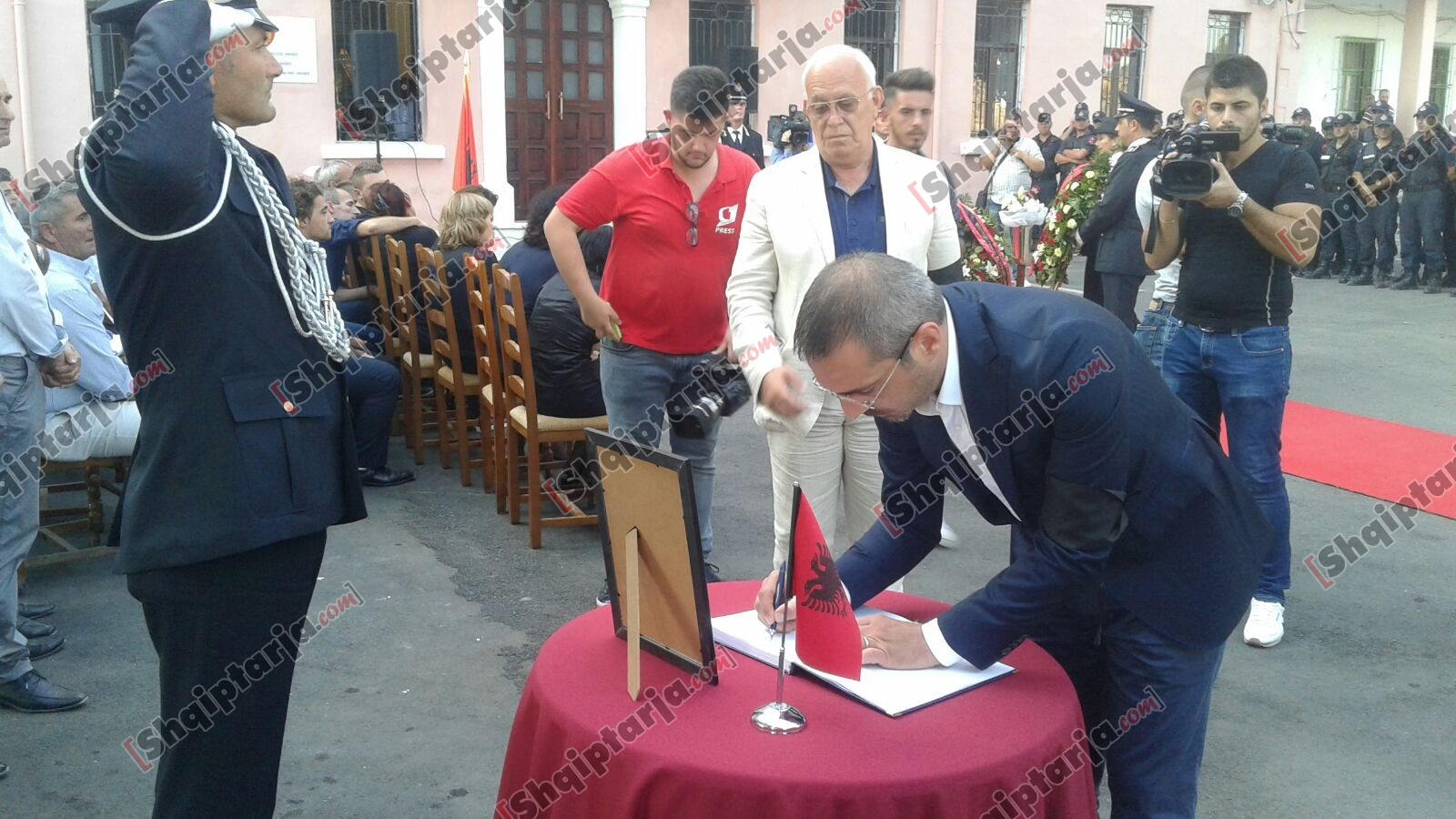 homazhet adrian kodra