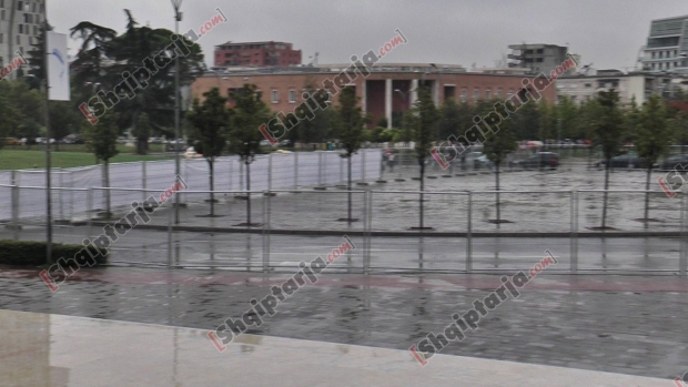 bllokohet sheshi skenderbej nisin puinimet