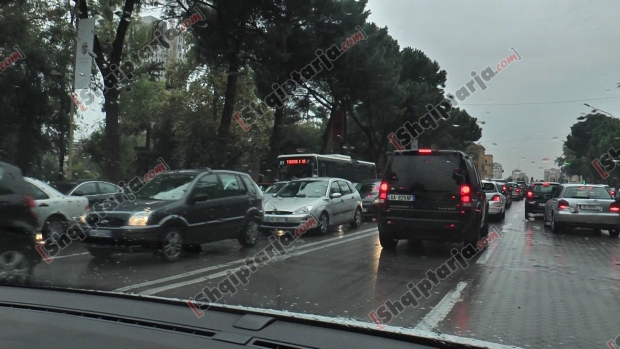 bllokohet sheshi skenderbej nisin puinimet