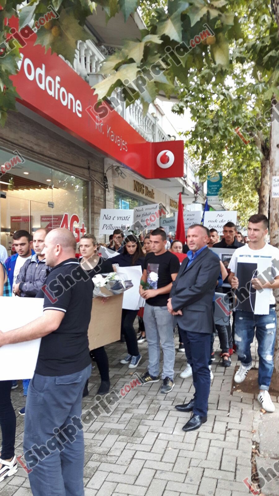 protesta per pellumb marknikollaj