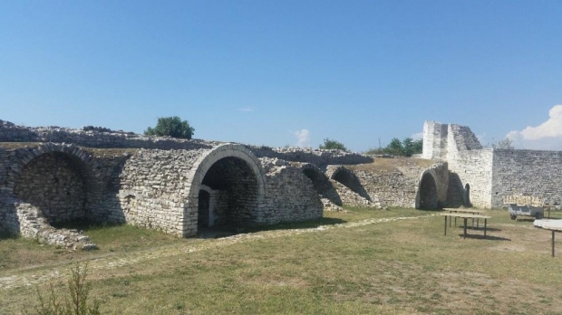 Italiania Repubblica: Berati, aty ku myslimanët dhe të krishterët jetojnë në paqe