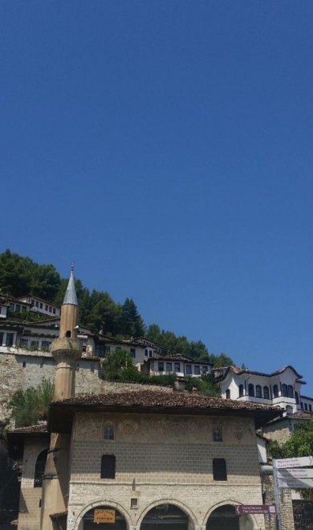 Italiania Repubblica: Berati, aty ku myslimanët dhe të krishterët jetojnë në paqe