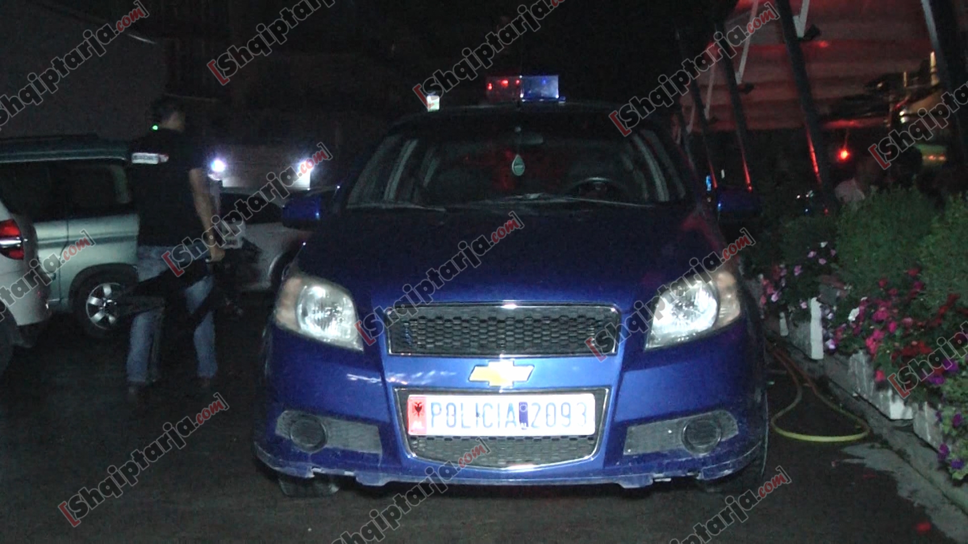 bie 5 vjecarja nga pallati