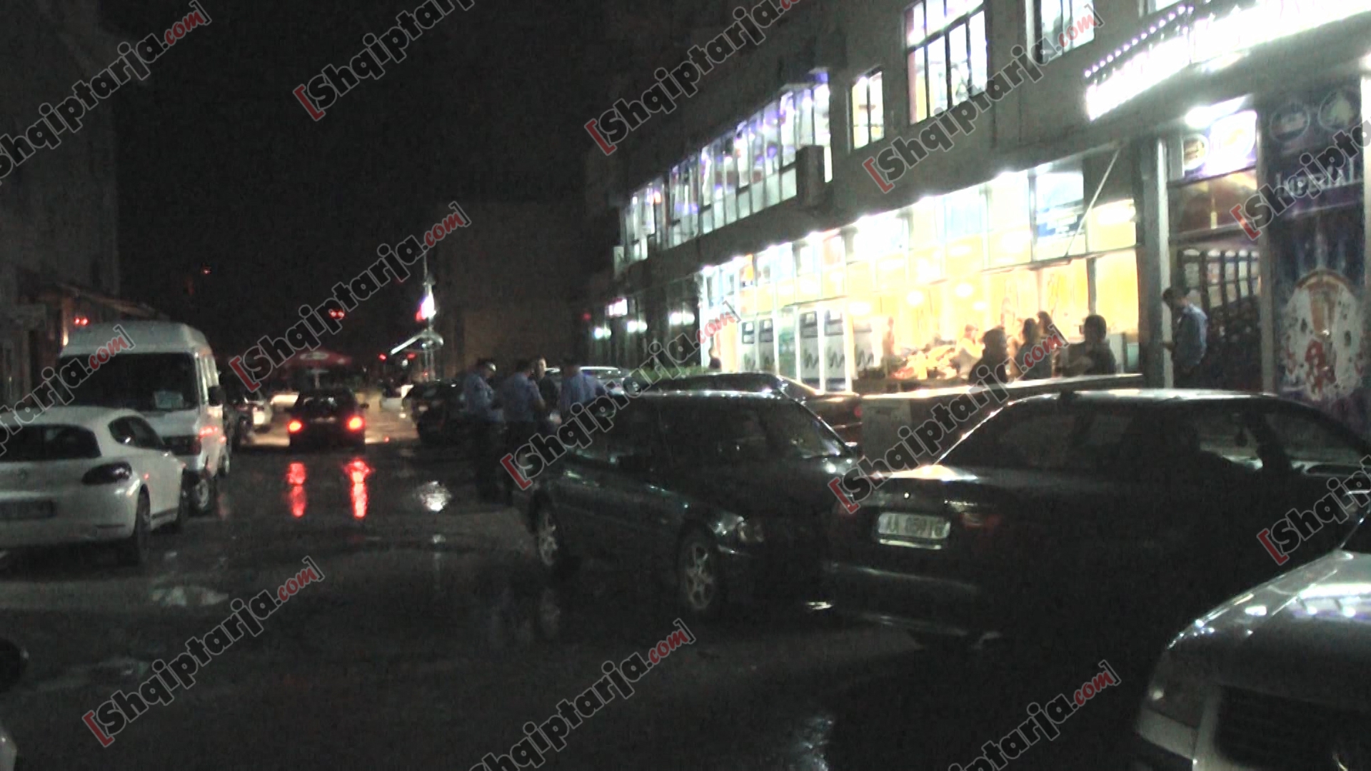 bie 5 vjecarja nga pallati