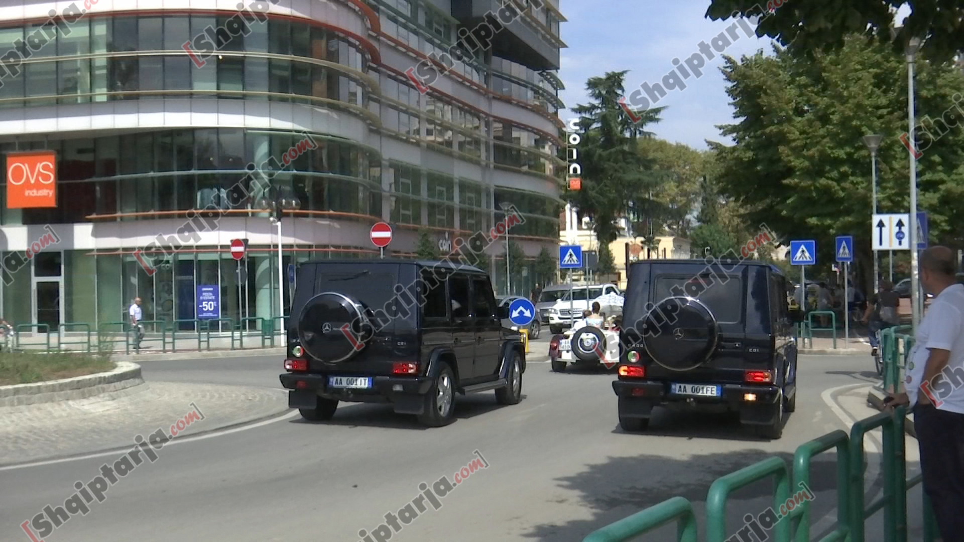 pajtoni i nuses bllokon trafikun