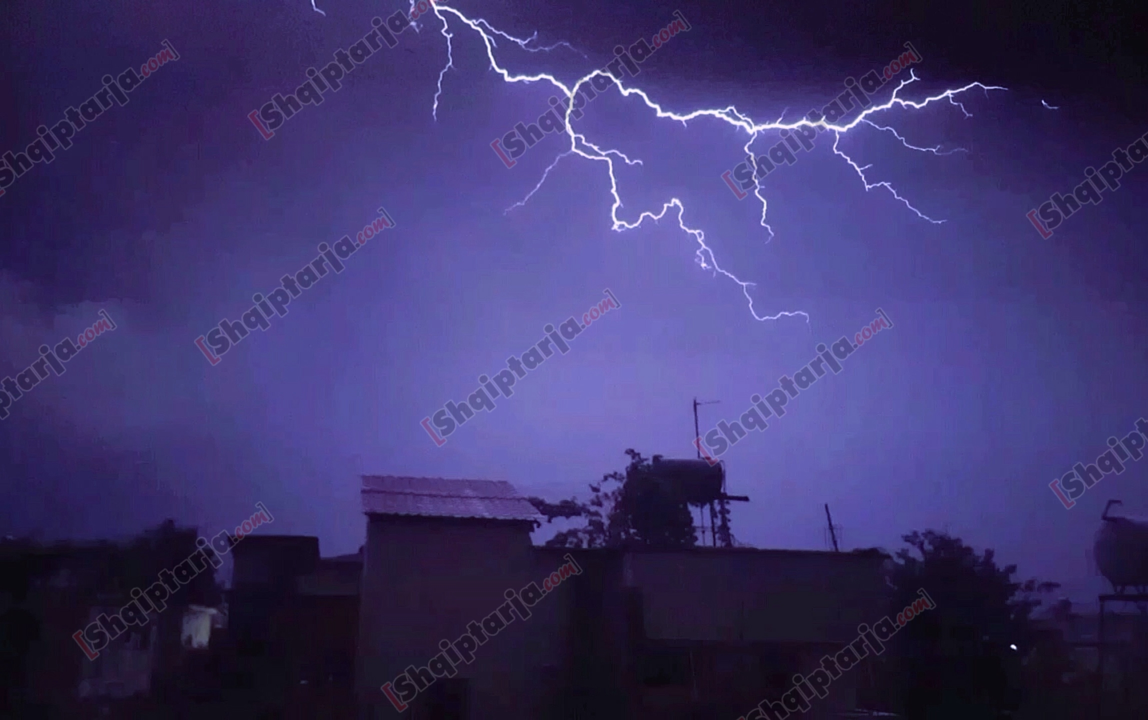 stuhi dhe rrufe tirane