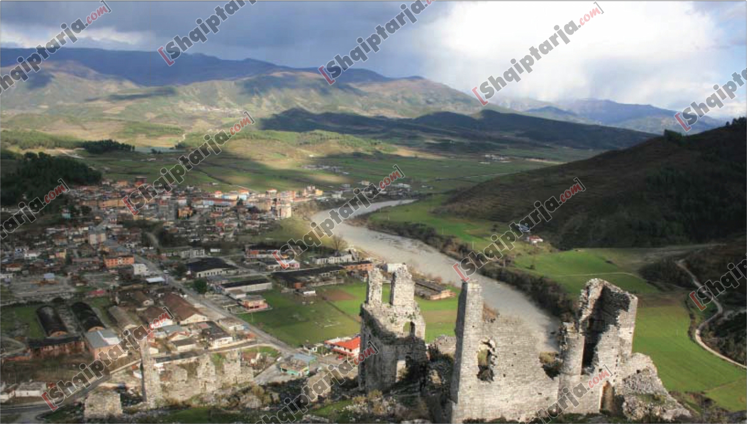 familja kelcyre jo pushtimit grek