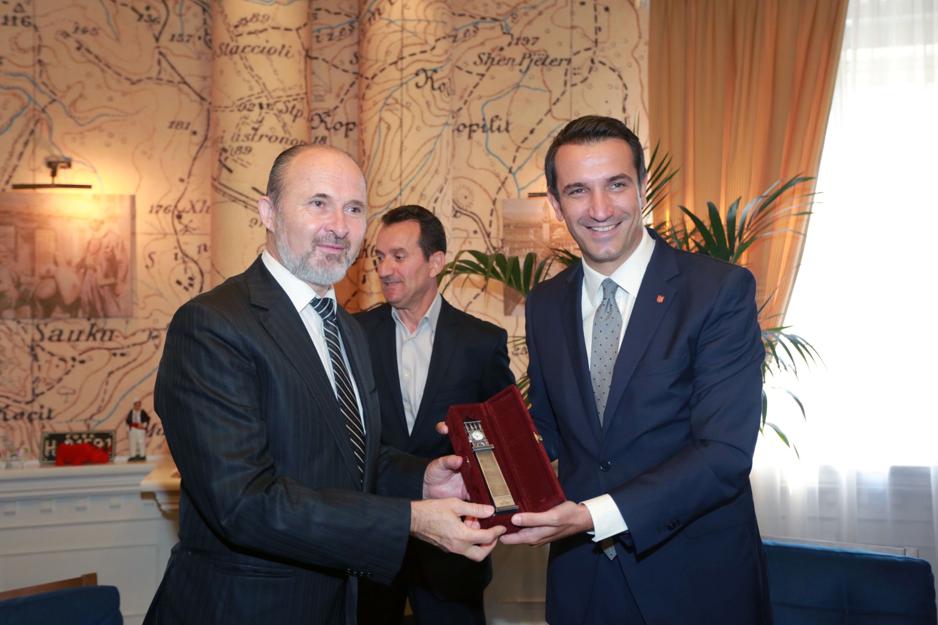 veliaj me trajanovskin