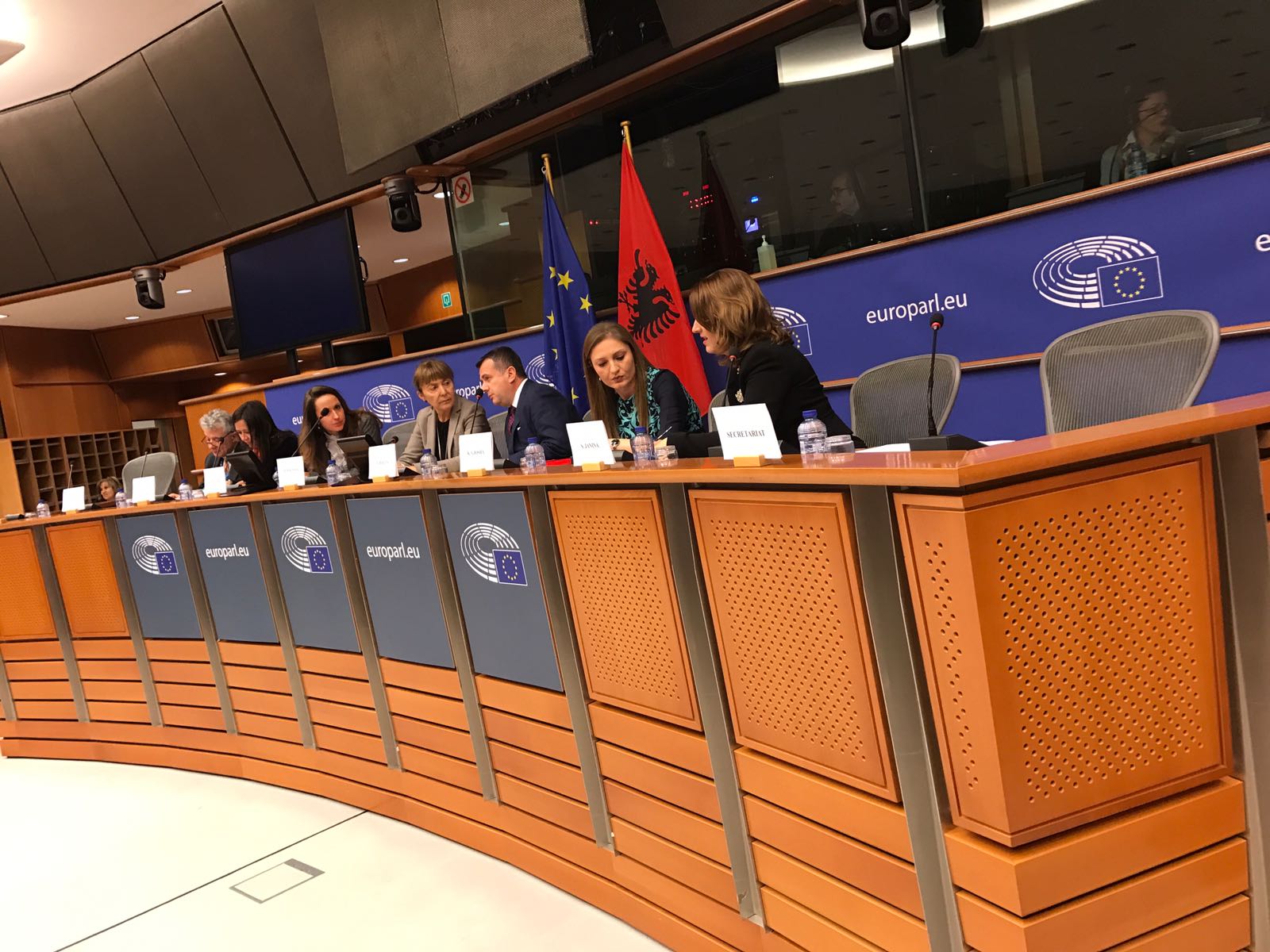 pd ia doli te bllokoje shqiperine