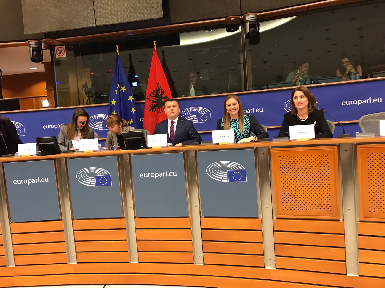 pd ia doli te bllokoje shqiperine