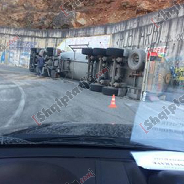 autoboti me gaz nÃ« QafÃ«-ThanÃ«