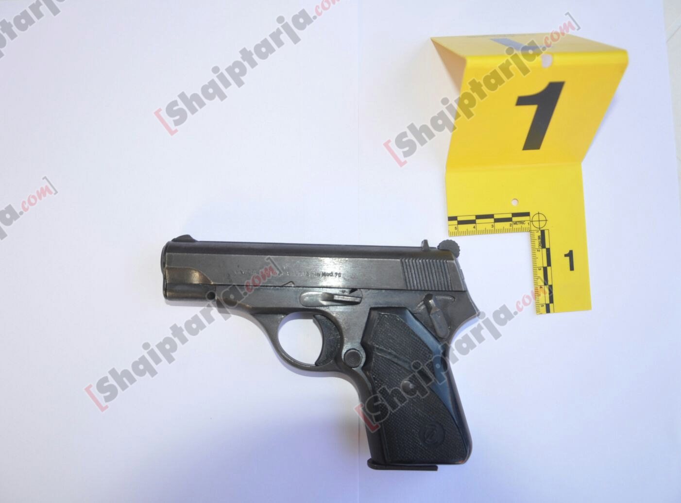 aksion kapet pistolete