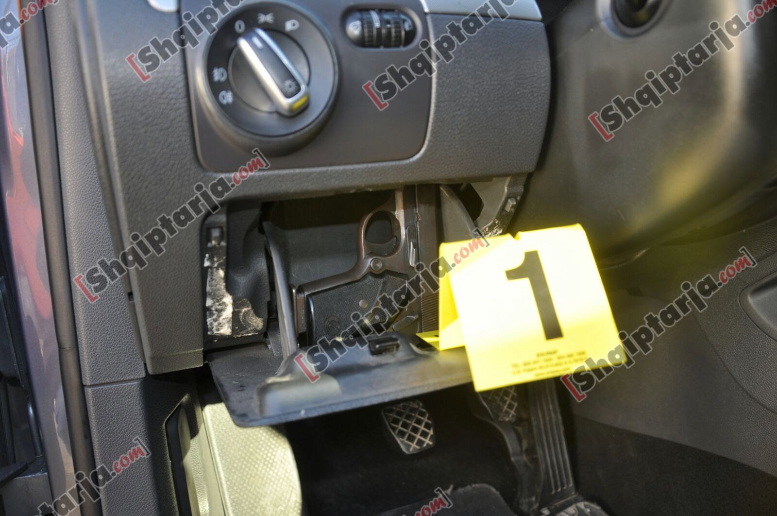 aksion kapet pistolete