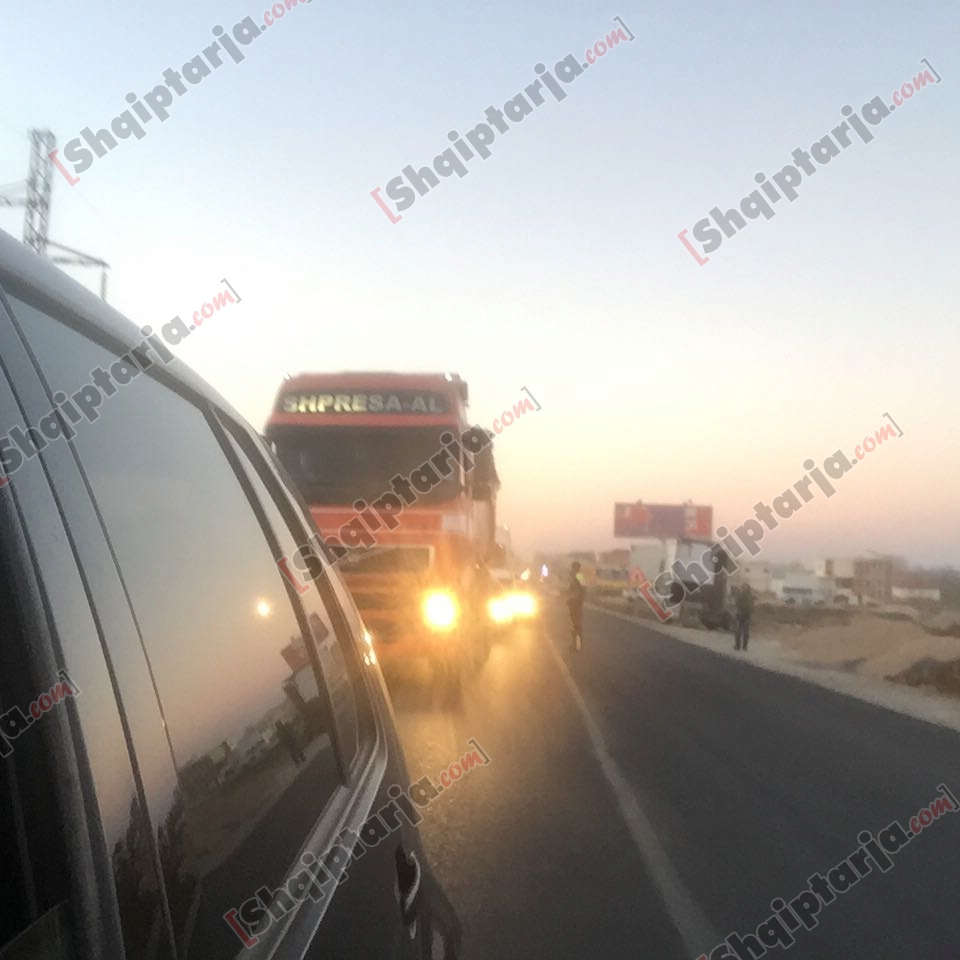 Bllokohet superstrada tirane mamurras