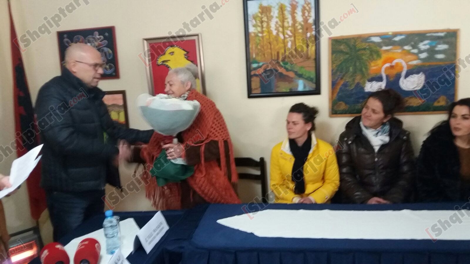 manjani te burgu grave