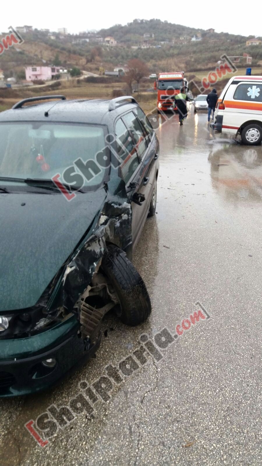 aksidentohet ambulanca