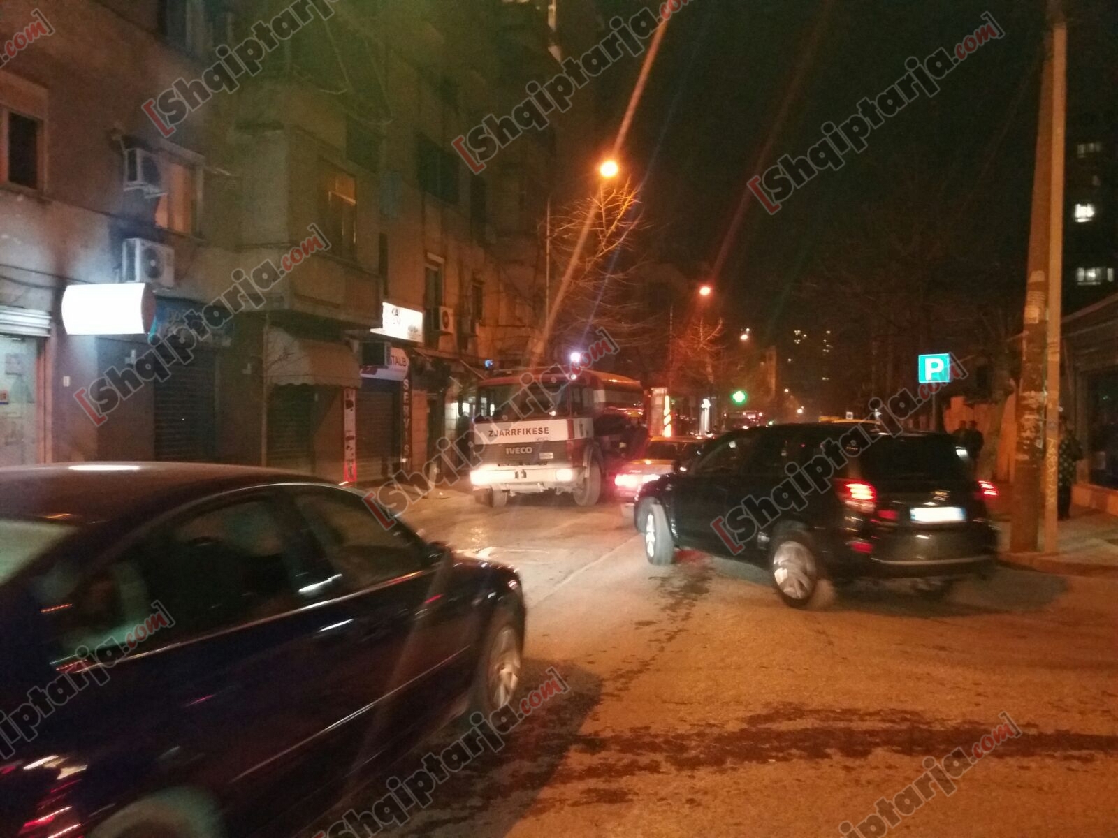 zjarr te pazari i ri