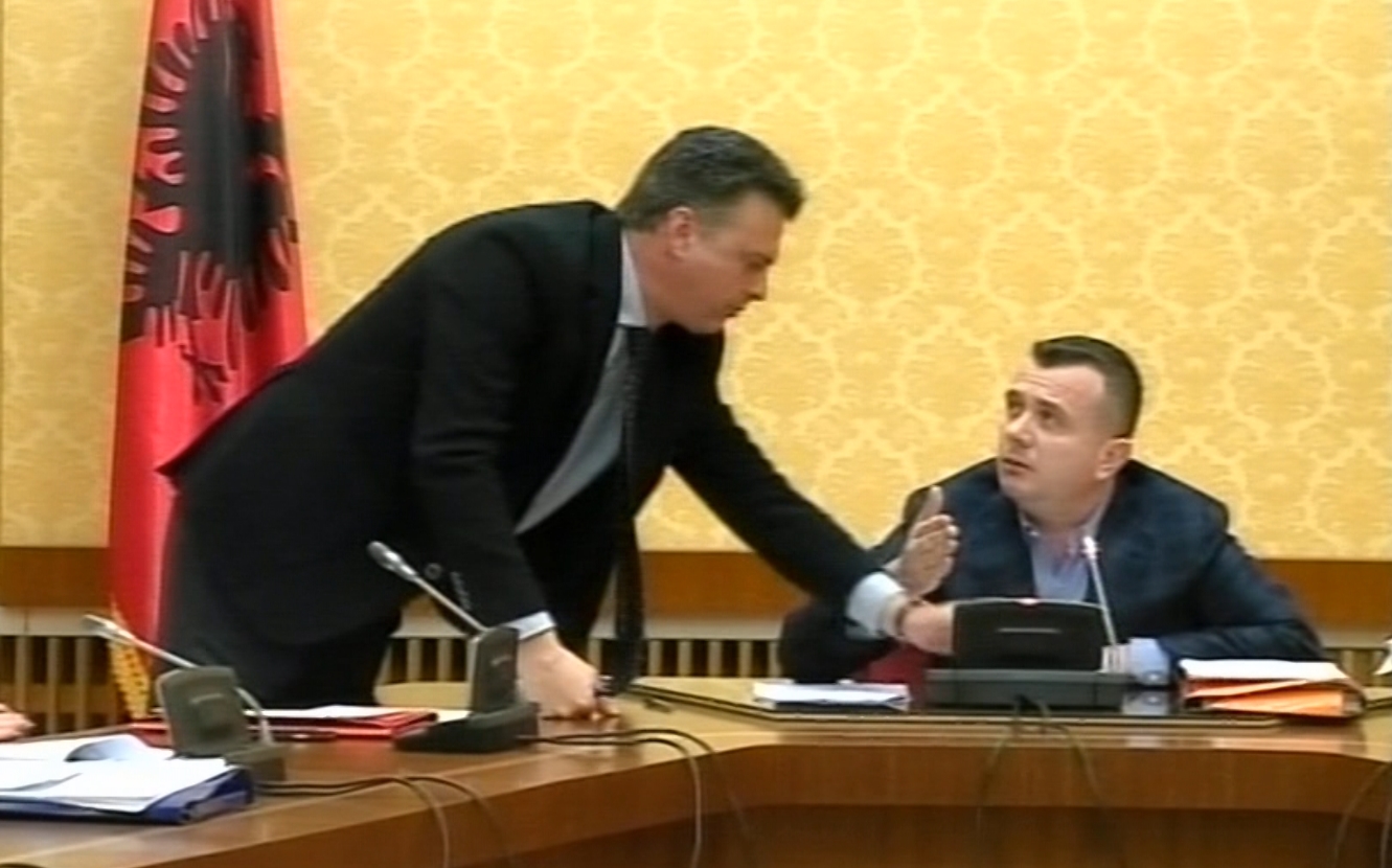 ristani fik mikrofonin e balles