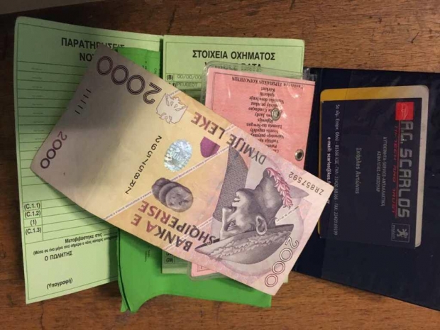 tenton te korruptoje policin