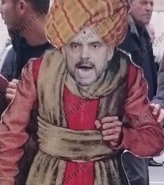 pd ironi me qeverine