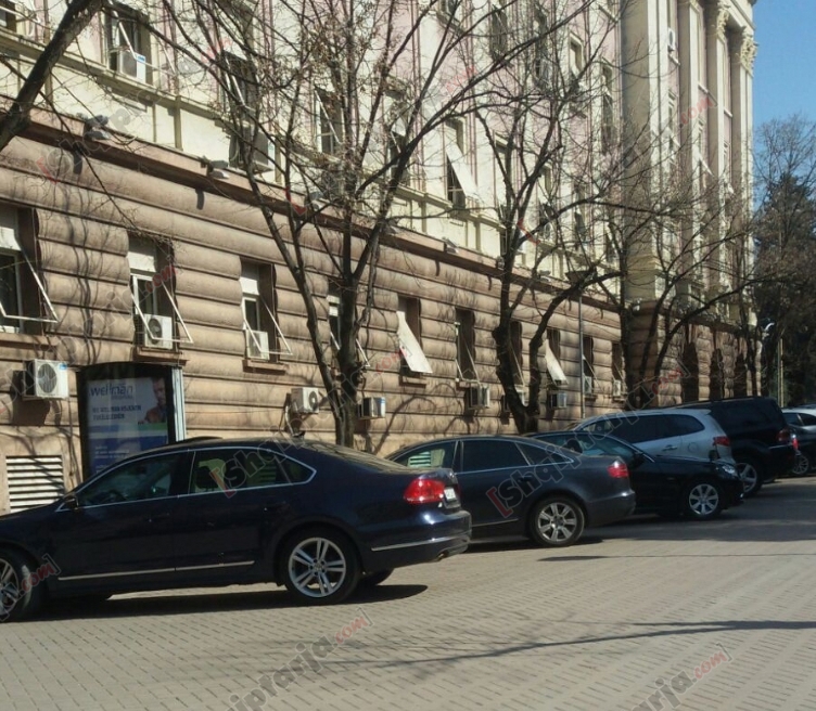 ambasadoret takim me ramen