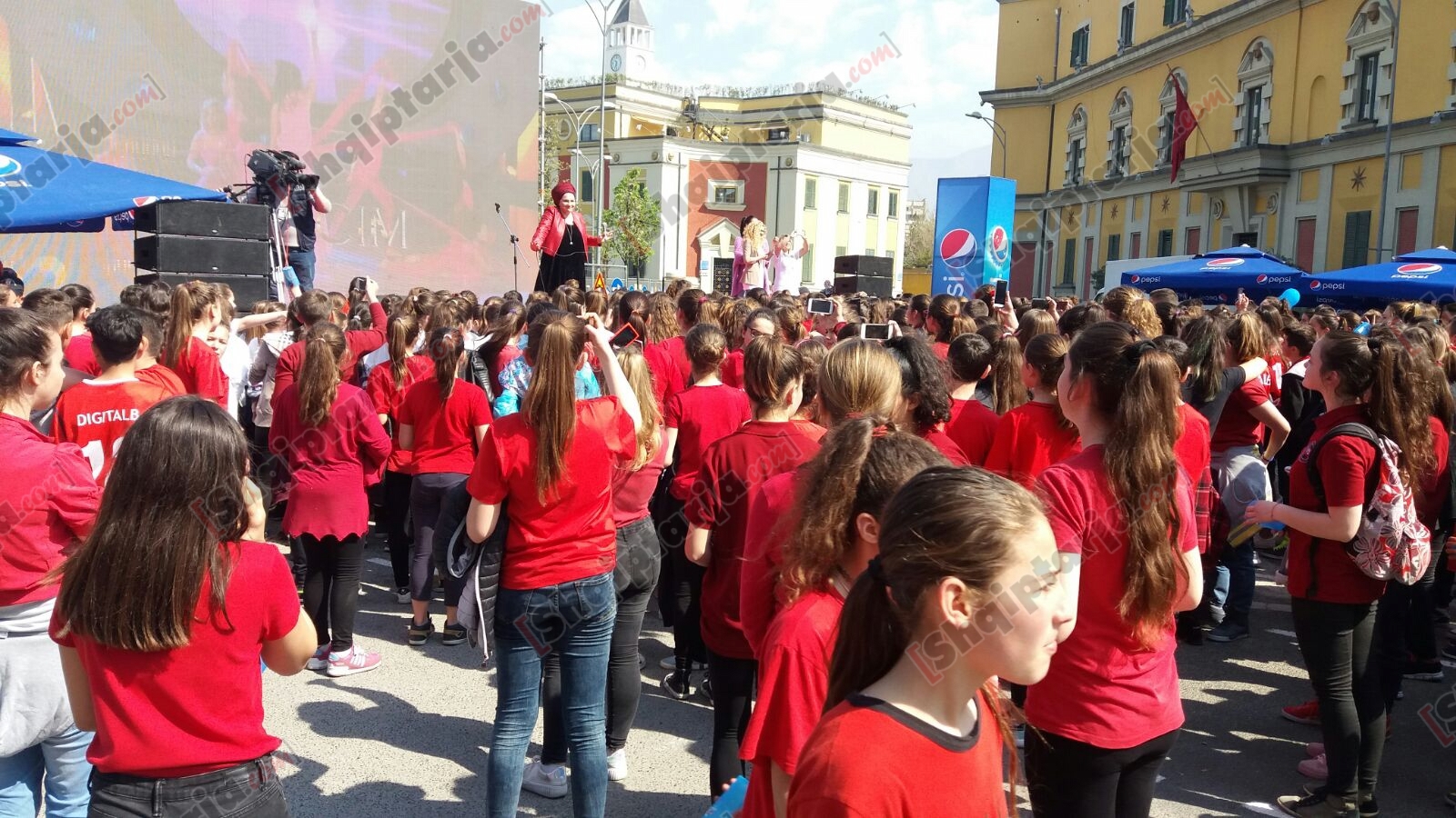 cup song shkakton kaos ne kryeqytet