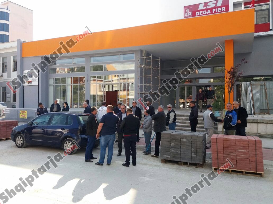 nisen protestuesit fier