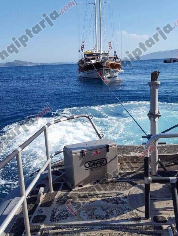 terhqeja e anijes turistike