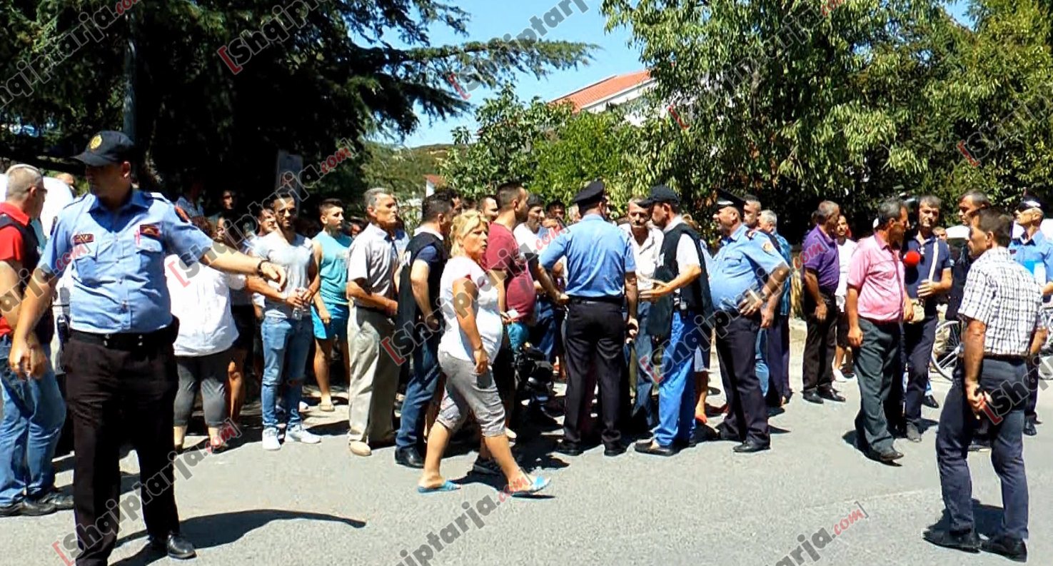 tufine kerkojne tu prishin shtepite