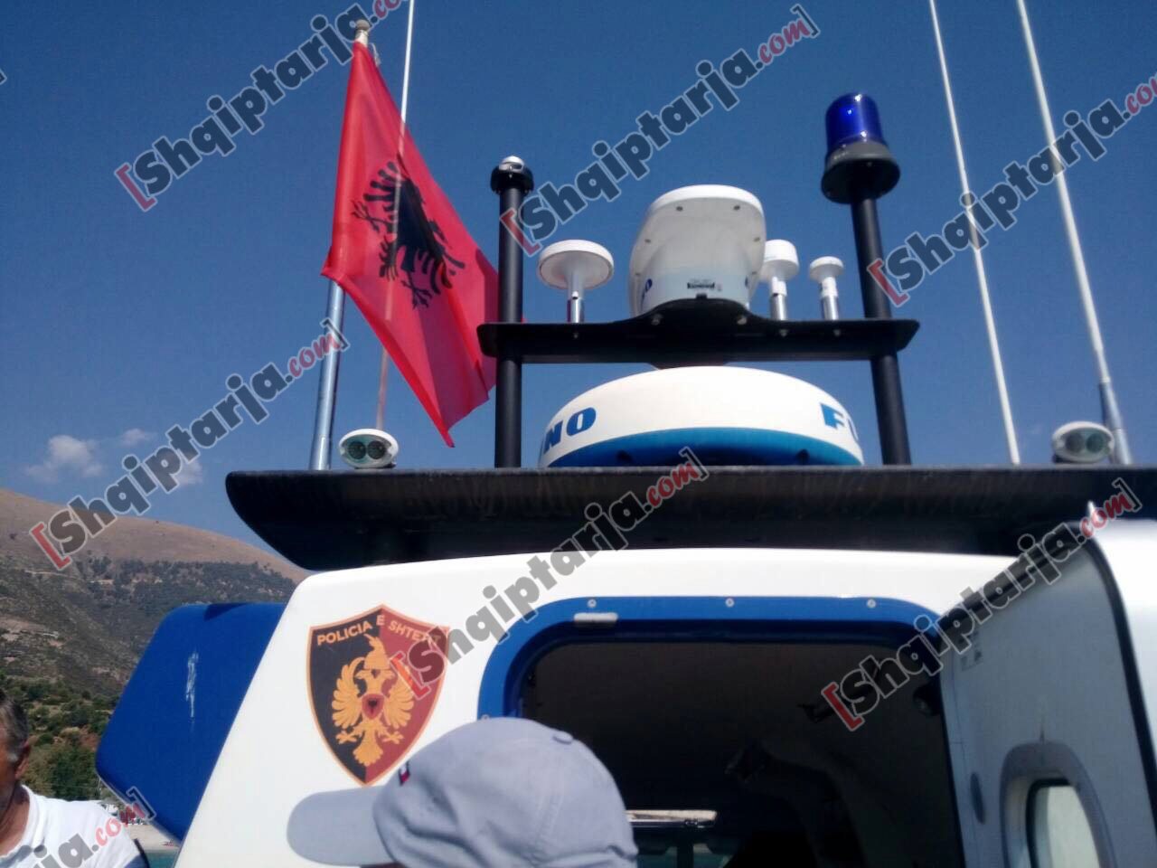 kontrrolle me skafe policia