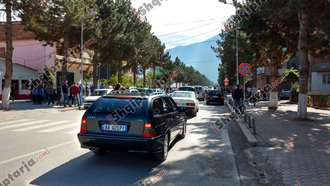 kukesi nuk rrespekton diten pa makina