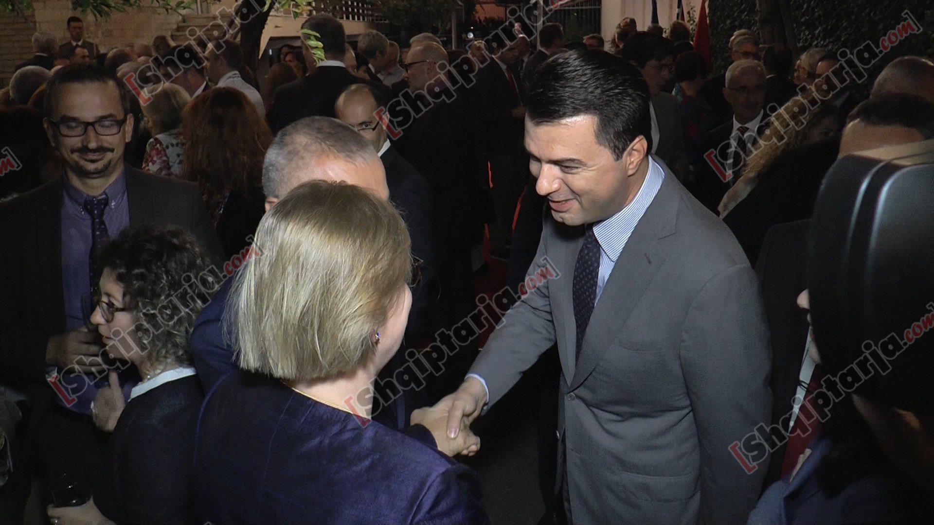 basha me ambsadoren gjermane