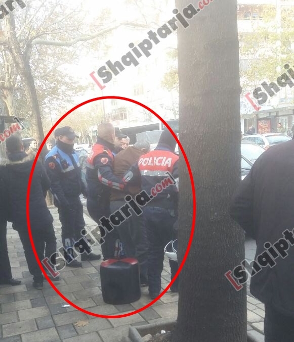 polici dhe kalimtari