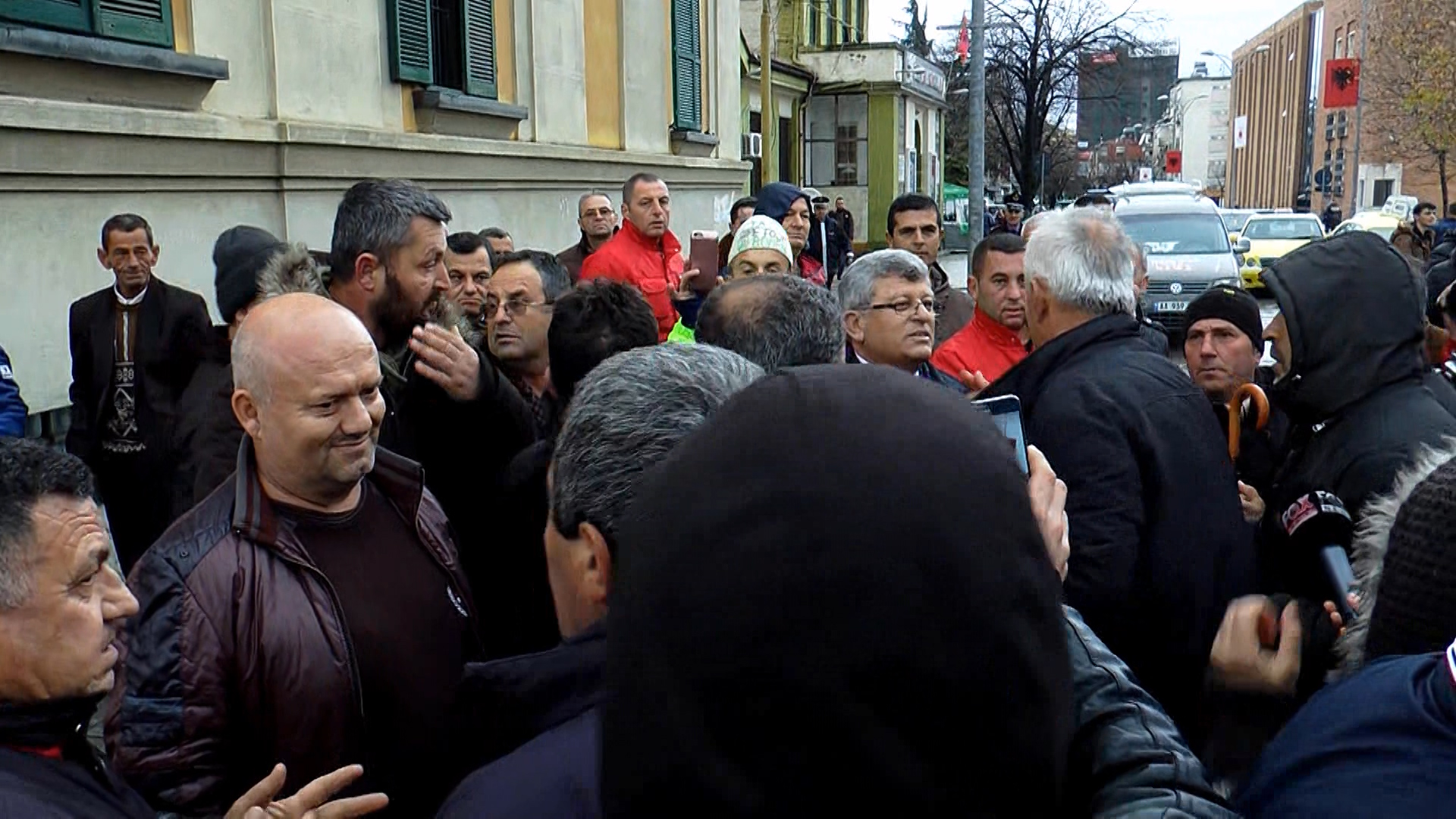 naftetaret ne tirane