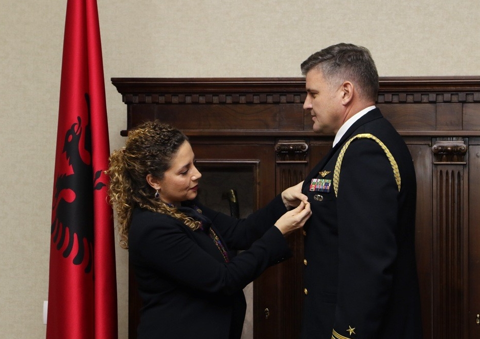 dekoron atasheun ushtarak amerikan: