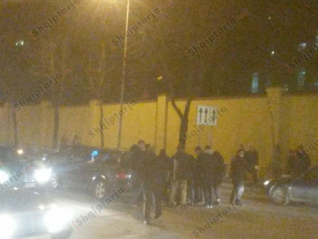 aksident te ambasada