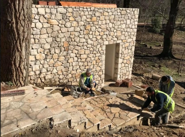 ndërtesën e ish-notarëve