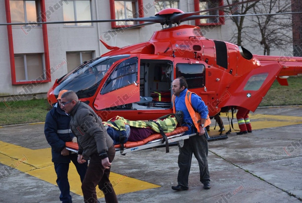 Një grua e bllokuar prej 4 orësh