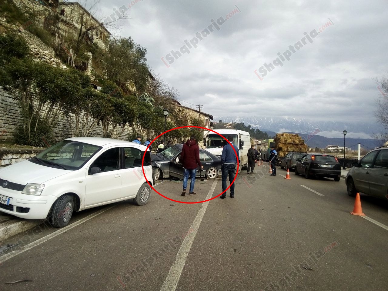 Aksident në aksin Kombinat-Uznovë, mjeti del nga rruga