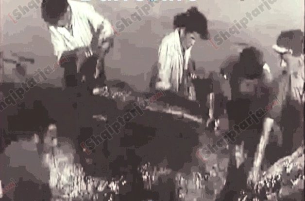 U thirrën në skenë kasapët. 